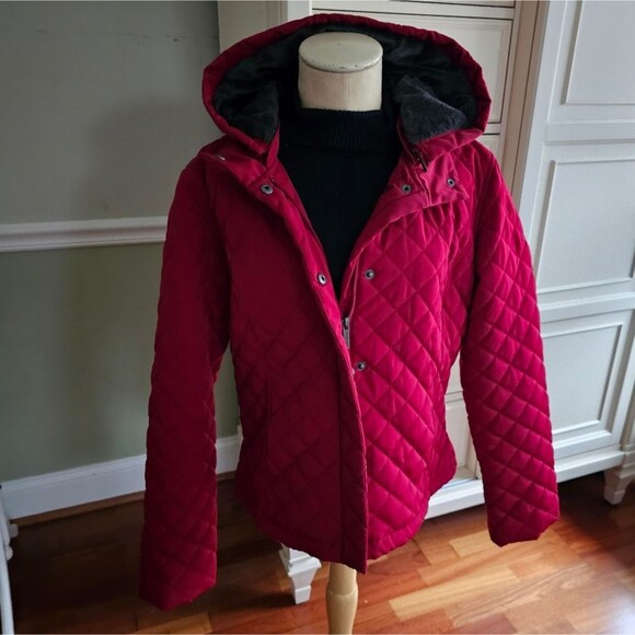 Calvin Klein Women Hooded Quilted Jacket. Size Medium. Color: Deep Brick Red - Picture 3 of 6
